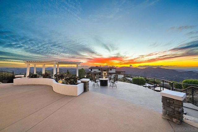 29190 Crystal Ridge Ct, Escondido, CA 92026