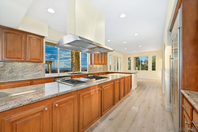 29190 Crystal Ridge Ct, Escondido, CA 92026