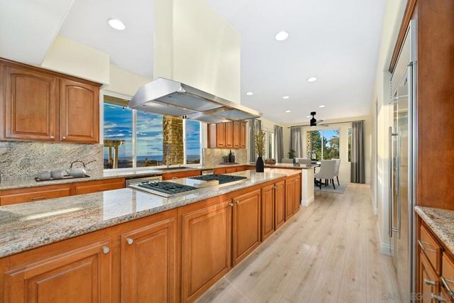 29190 Crystal Ridge Ct, Escondido, CA 92026