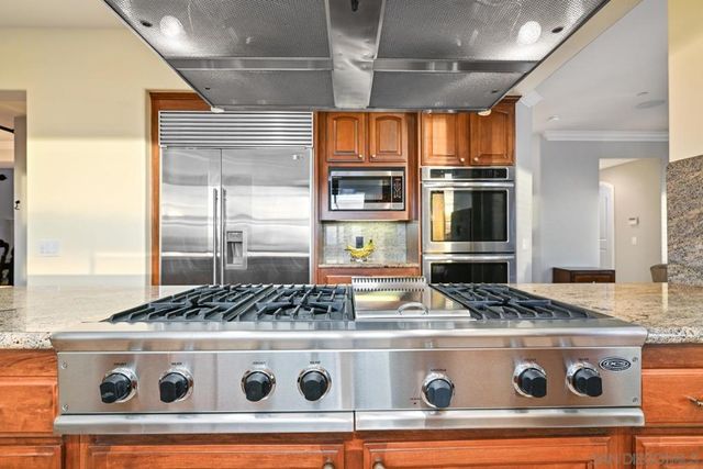 29190 Crystal Ridge Ct, Escondido, CA 92026