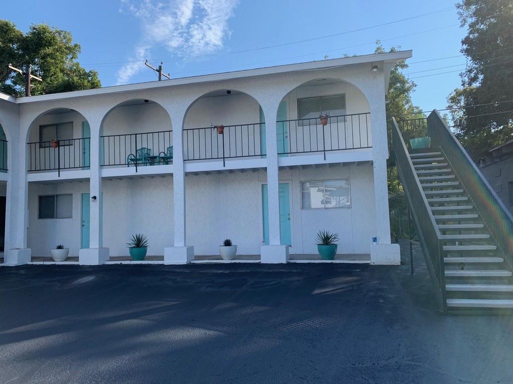 2609 E Cesar Chavez ST 201, Austin, TX 78702