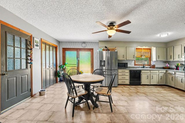 129 Laura Road, Mooresville, NC 28117