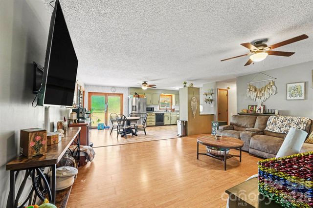 129 Laura Road, Mooresville, NC 28117