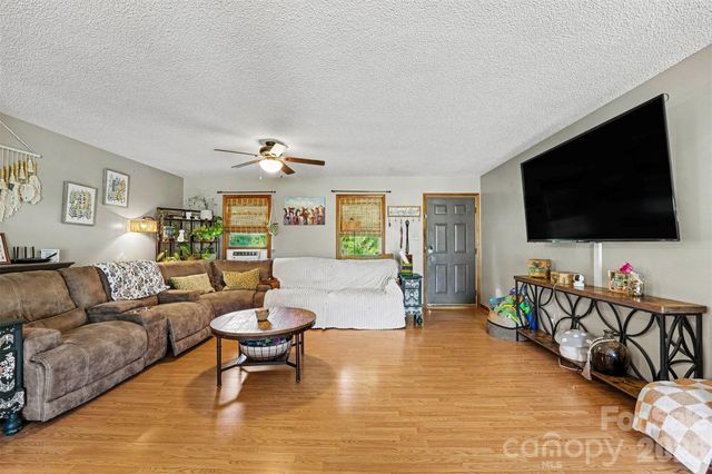 129 Laura Road, Mooresville, NC 28117