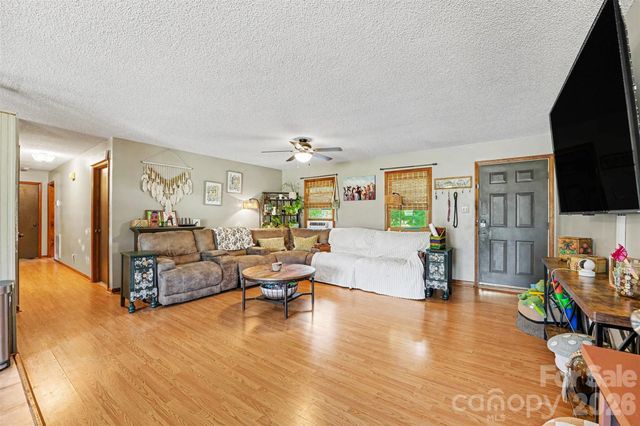 129 Laura Road, Mooresville, NC 28117