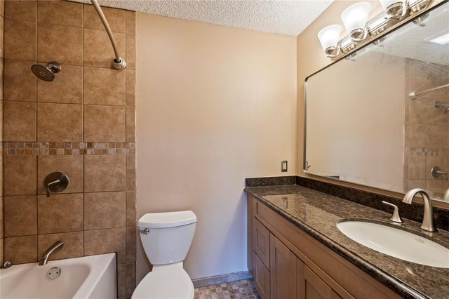 2501 Gulf Freeway 6A, Dickinson, TX 77539
