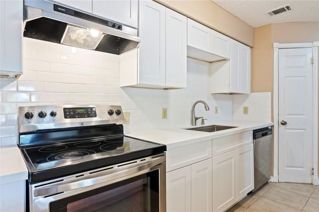 2501 Gulf Freeway 6A, Dickinson, TX 77539