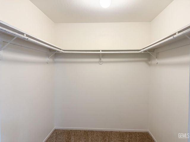 10601 Pleasant Valley Drive, Bakersfield, CA 93311