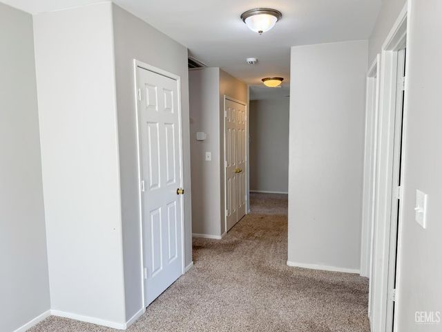 10601 Pleasant Valley Drive, Bakersfield, CA 93311