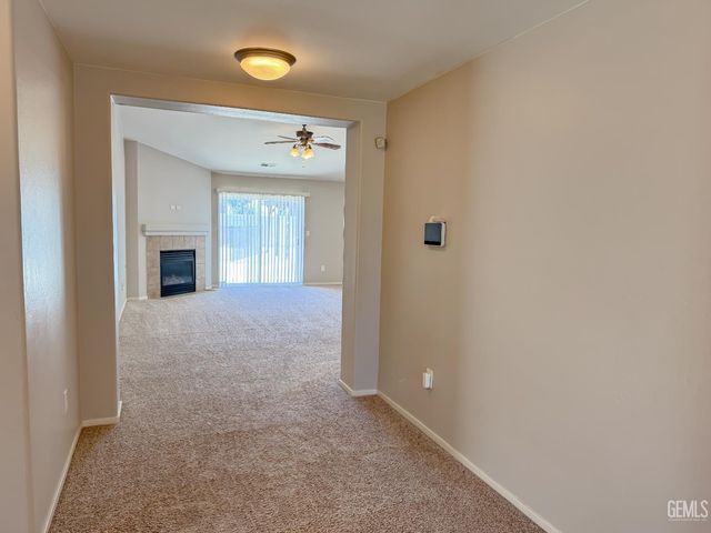 10601 Pleasant Valley Drive, Bakersfield, CA 93311