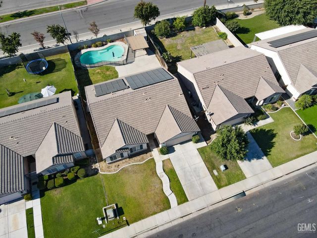 10601 Pleasant Valley Drive, Bakersfield, CA 93311