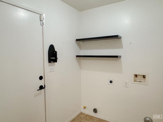 10601 Pleasant Valley Drive, Bakersfield, CA 93311