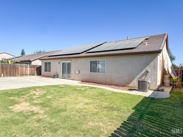 10601 Pleasant Valley Drive, Bakersfield, CA 93311