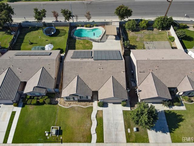 10601 Pleasant Valley Drive, Bakersfield, CA 93311