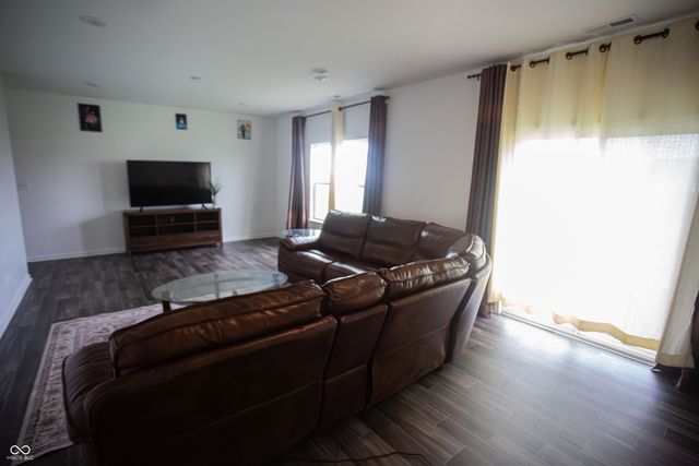 10048 Falls Canyon Lane, Indianapolis, IN 46229