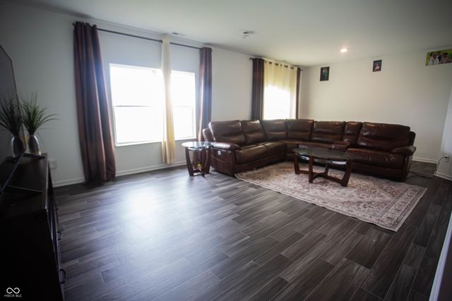 10048 Falls Canyon Lane, Indianapolis, IN 46229