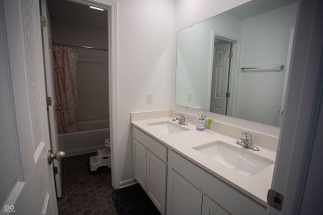 10048 Falls Canyon Lane, Indianapolis, IN 46229