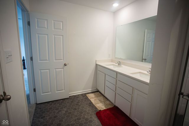 10048 Falls Canyon Lane, Indianapolis, IN 46229