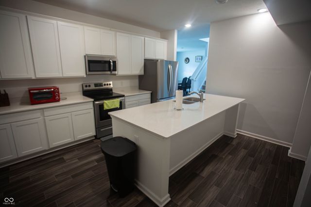 10048 Falls Canyon Lane, Indianapolis, IN 46229