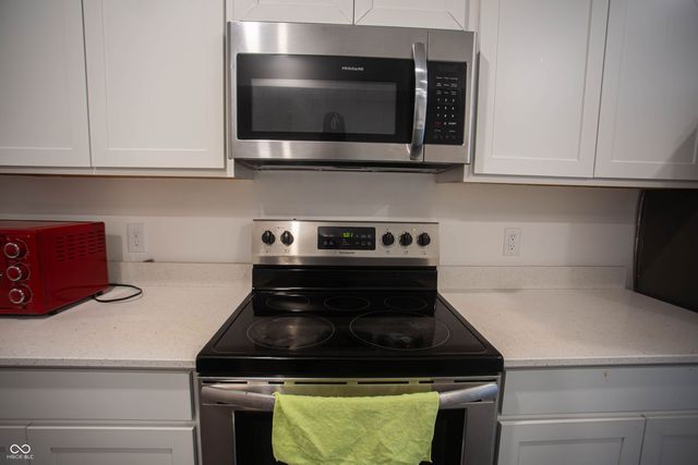 10048 Falls Canyon Lane, Indianapolis, IN 46229