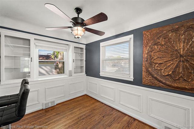 2371 Allard Avenue, Grosse Pointe Woods, MI 48236