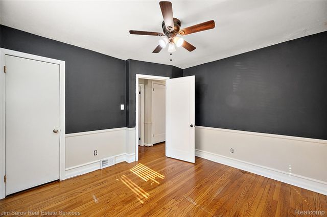 2371 Allard Avenue, Grosse Pointe Woods, MI 48236