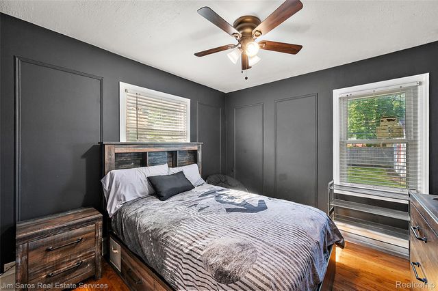2371 Allard Avenue, Grosse Pointe Woods, MI 48236