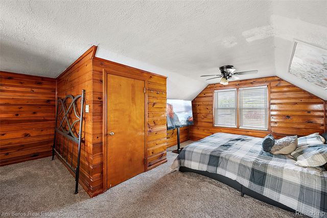 2371 Allard Avenue, Grosse Pointe Woods, MI 48236