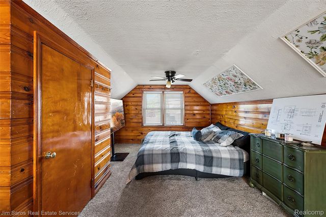 2371 Allard Avenue, Grosse Pointe Woods, MI 48236