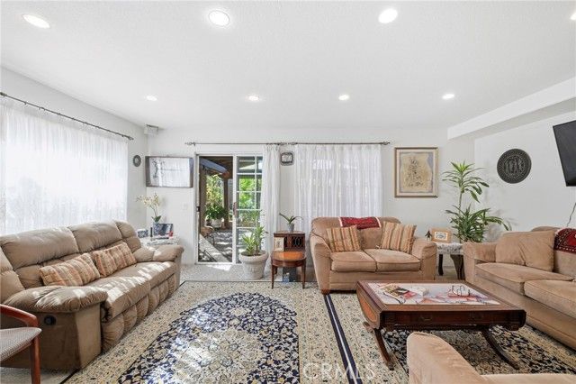 7857 Embry Point, San Diego, CA 92126