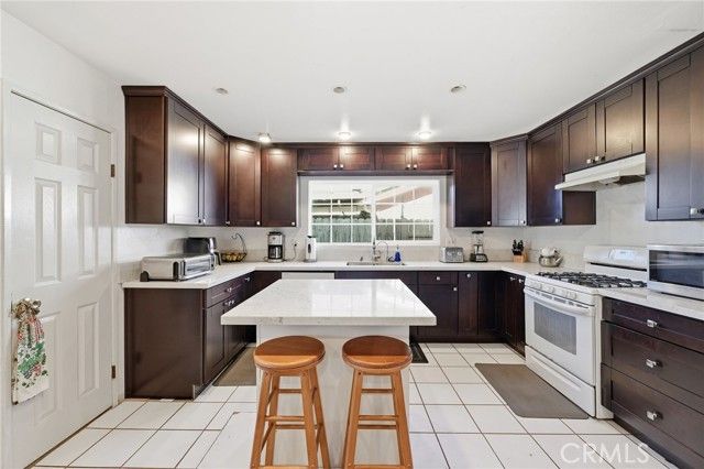 7857 Embry Point, San Diego, CA 92126