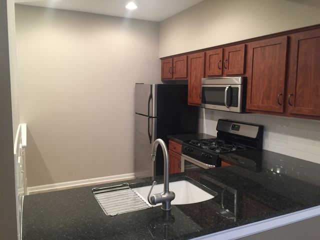 1828 Lucylle Court, St. Charles, IL 60174