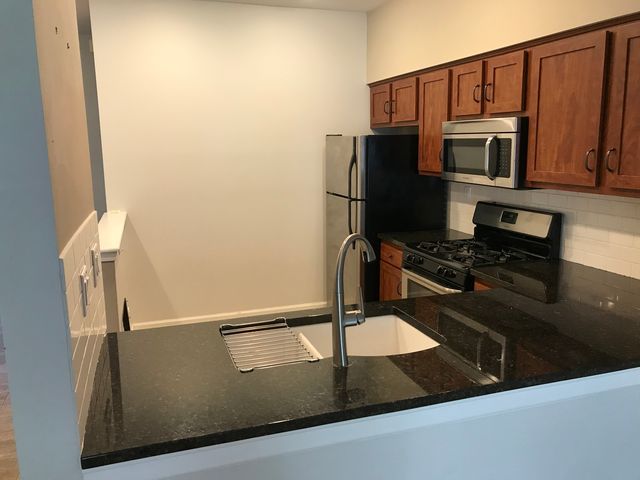 1828 Lucylle Court, St. Charles, IL 60174