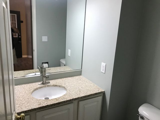 1828 Lucylle Court, St. Charles, IL 60174