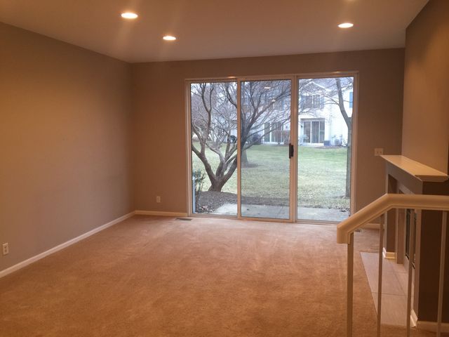 1828 Lucylle Court, St. Charles, IL 60174