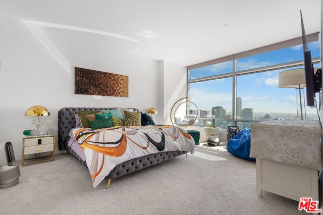 900 W Olympic Boulevard 31i, Los Angeles, CA 90015