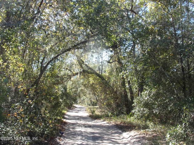 00 OAK RUN Road, Crescent City, FL 32112