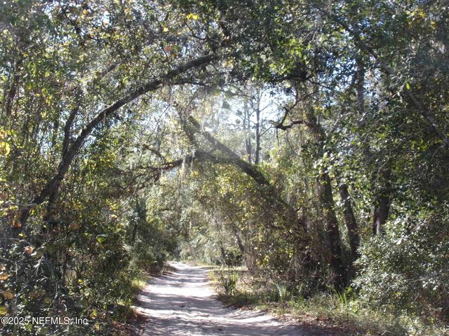 00 OAK RUN Road, Crescent City, FL 32112