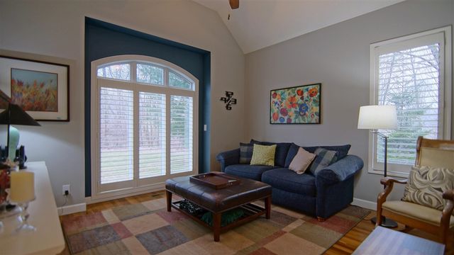 4033 Schmuhl Road, Benton Harbor, MI 49022