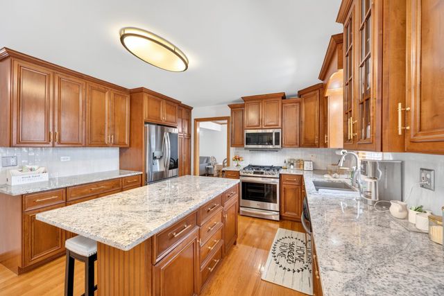 5636 9th Avenue, Countryside, IL 60525