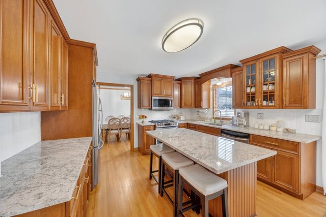 5636 9th Avenue, Countryside, IL 60525