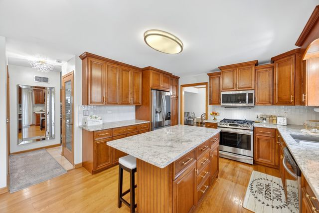 5636 9th Avenue, Countryside, IL 60525