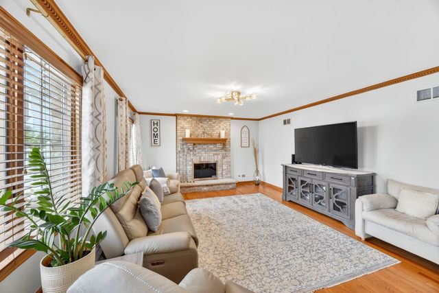 5636 9th Avenue, Countryside, IL 60525