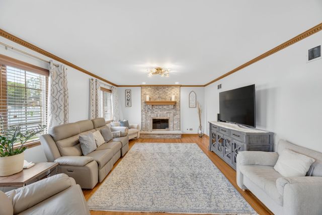 5636 9th Avenue, Countryside, IL 60525