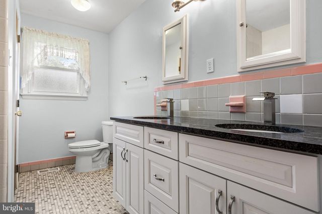 416 HOOTEN PL, Moorestown, NJ 08057