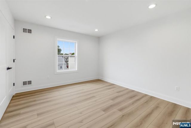 137 Platt Avenue, Saddle Brook, NJ 07663