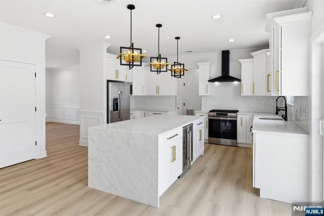 137 Platt Avenue, Saddle Brook, NJ 07663
