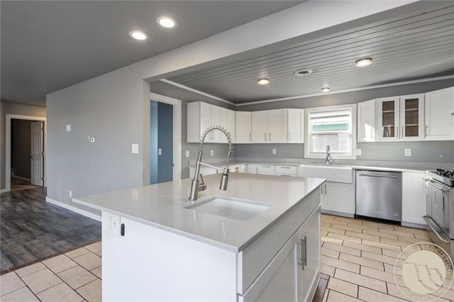 423 Kuhlman DRIVE, Billings, MT 59105