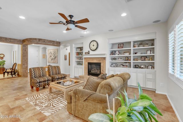 2236 W SPUR Drive, Phoenix, AZ 85085