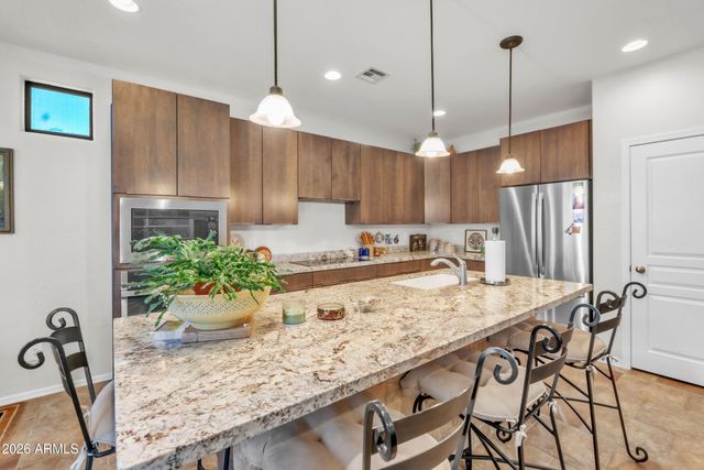 2236 W SPUR Drive, Phoenix, AZ 85085